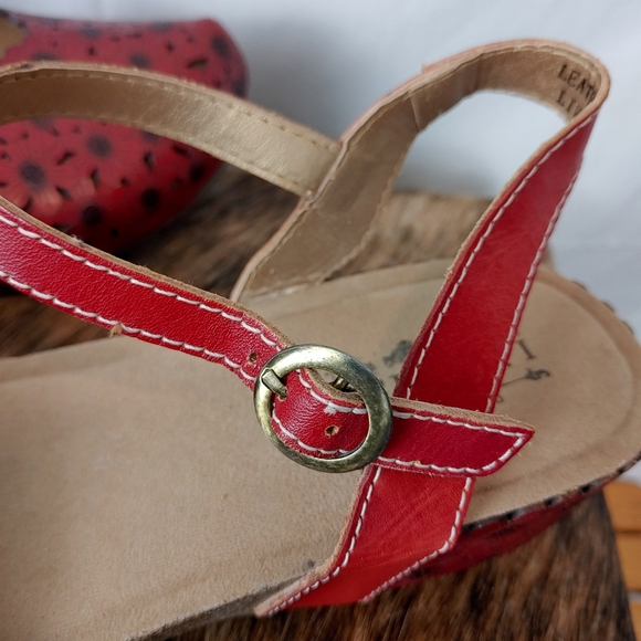 L'Artiste Spring Step Livia Red Floral Leather Buckle Ankle Strap Size 41/9.5-10 - Picture 5 of 11